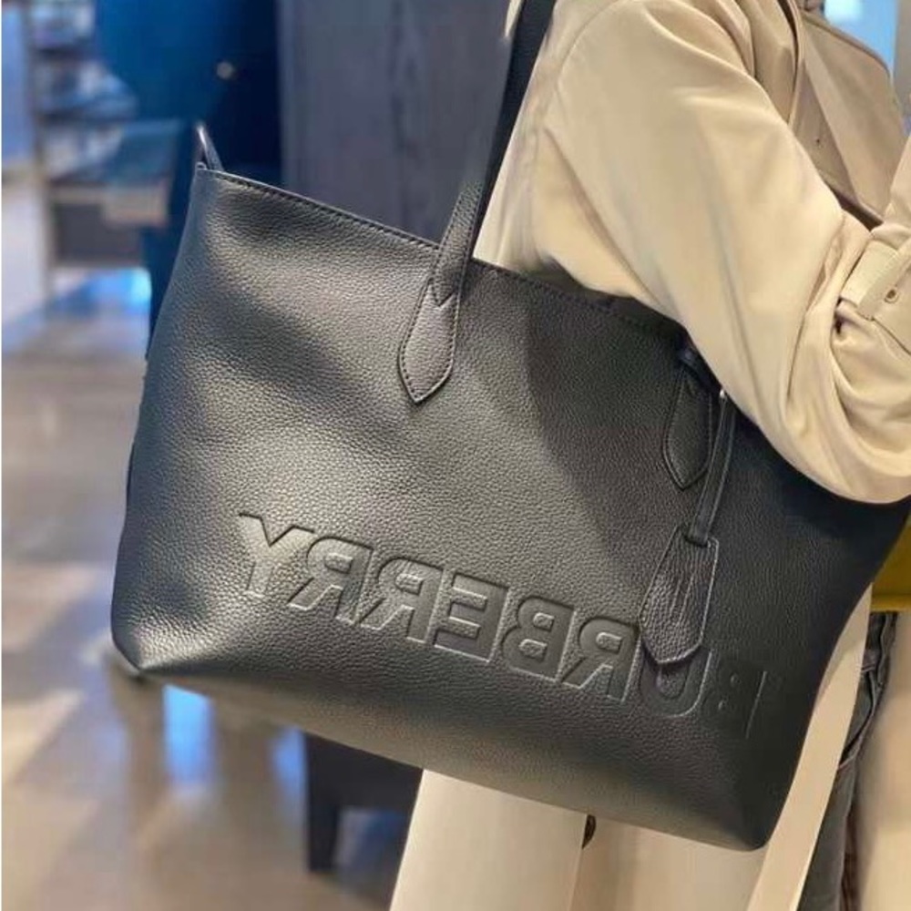 NWT Burberry leather Ardwell Logo Embossed black Leather shopping Tote - Picture 2 of 16